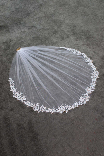 Lace Edge Single Tier Tulle Bridal Fingertip Length Wedding Veils