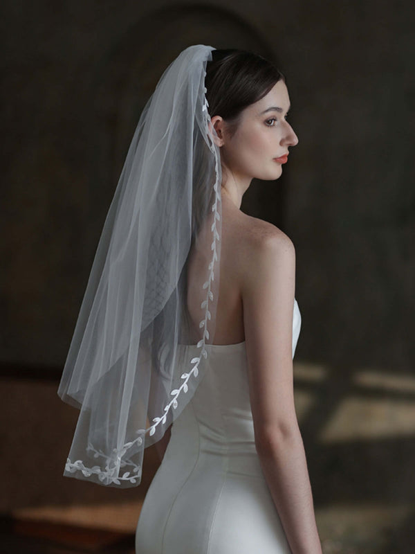 Leaf Lace Edge Two Tier Tulle Bridal Fingertip Length Wedding Veils