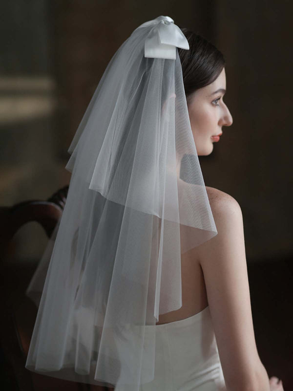 Bow Cut Edge Two Tier Tulle Bridal Elbow Length Short Wedding Veils With Blusher