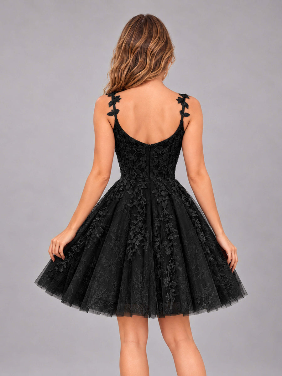 Black Exquisite Appliques Spaghetti Straps Mini Tulle Homecoming Dresses