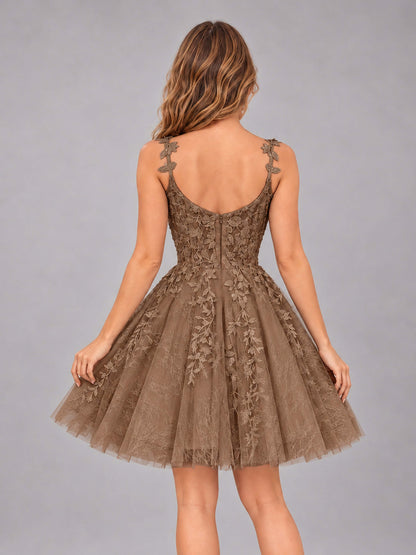 Brown Exquisite Appliques Spaghetti Straps Mini Tulle Homecoming Dresses