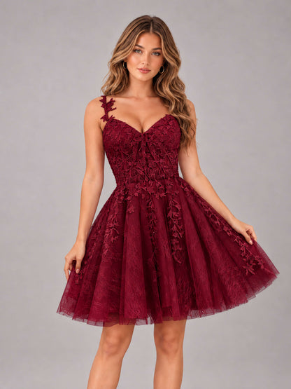 Burgundy Exquisite Appliques Spaghetti Straps Mini Tulle Homecoming Dresses