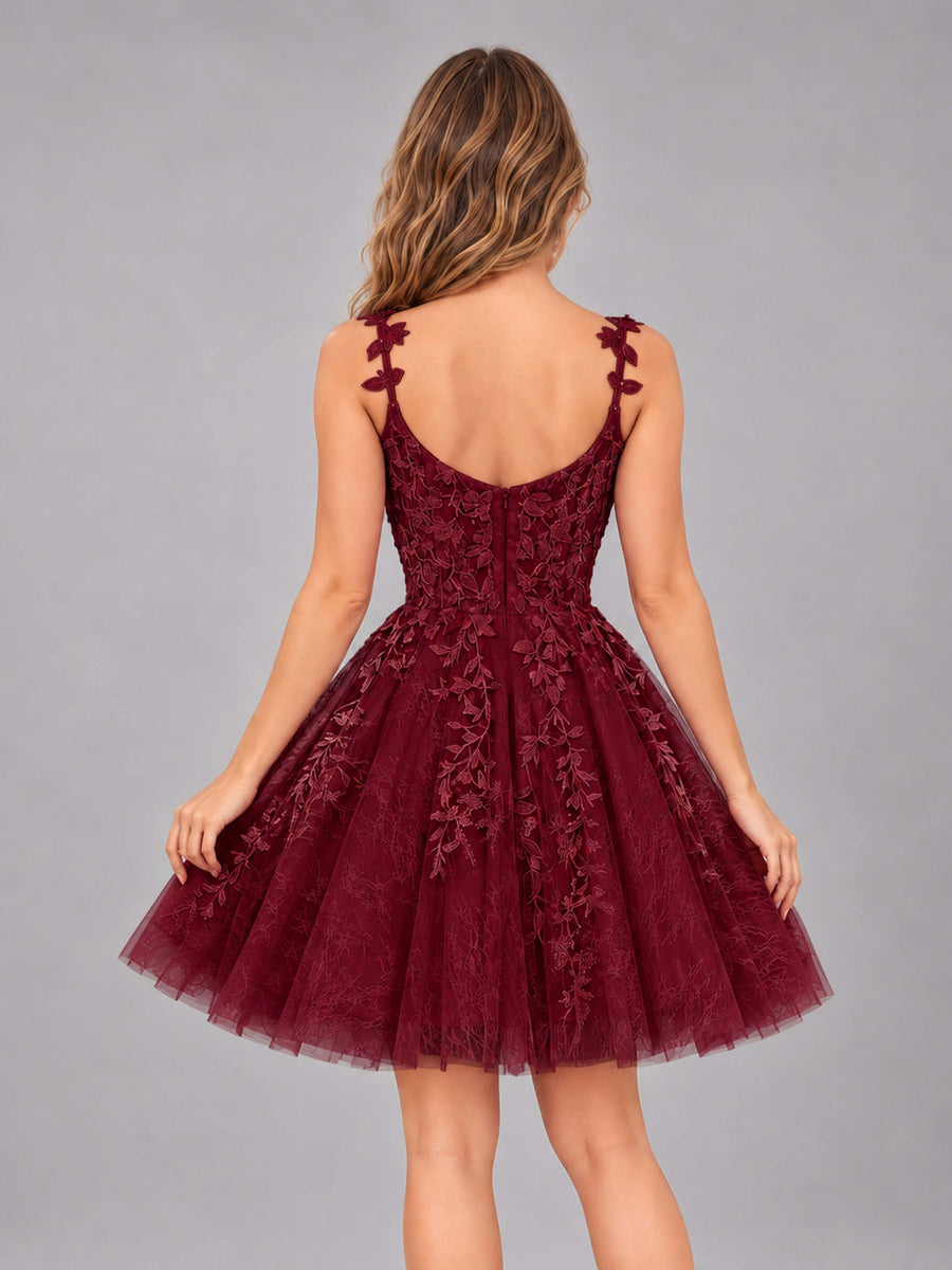 Burgundy Exquisite Appliques Spaghetti Straps Mini Tulle Homecoming Dresses