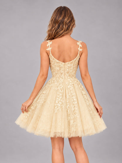 Champagne Exquisite Appliques Spaghetti Straps Mini Tulle Homecoming Dresses