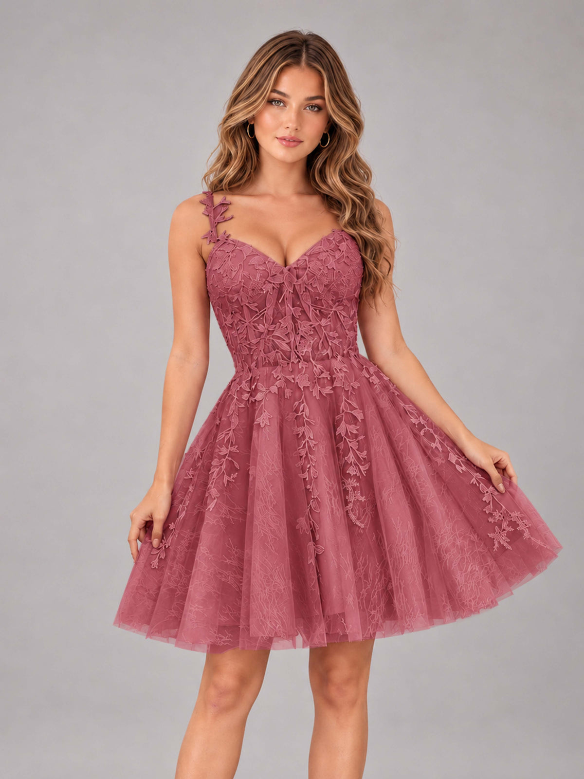 Cinnamon Rose Exquisite Appliques Spaghetti Straps Mini Tulle Homecoming Dresses