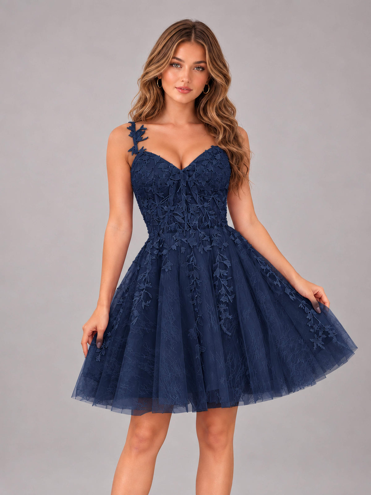 Navy Blue Exquisite Appliques Spaghetti Straps Mini Tulle Homecoming Dresses