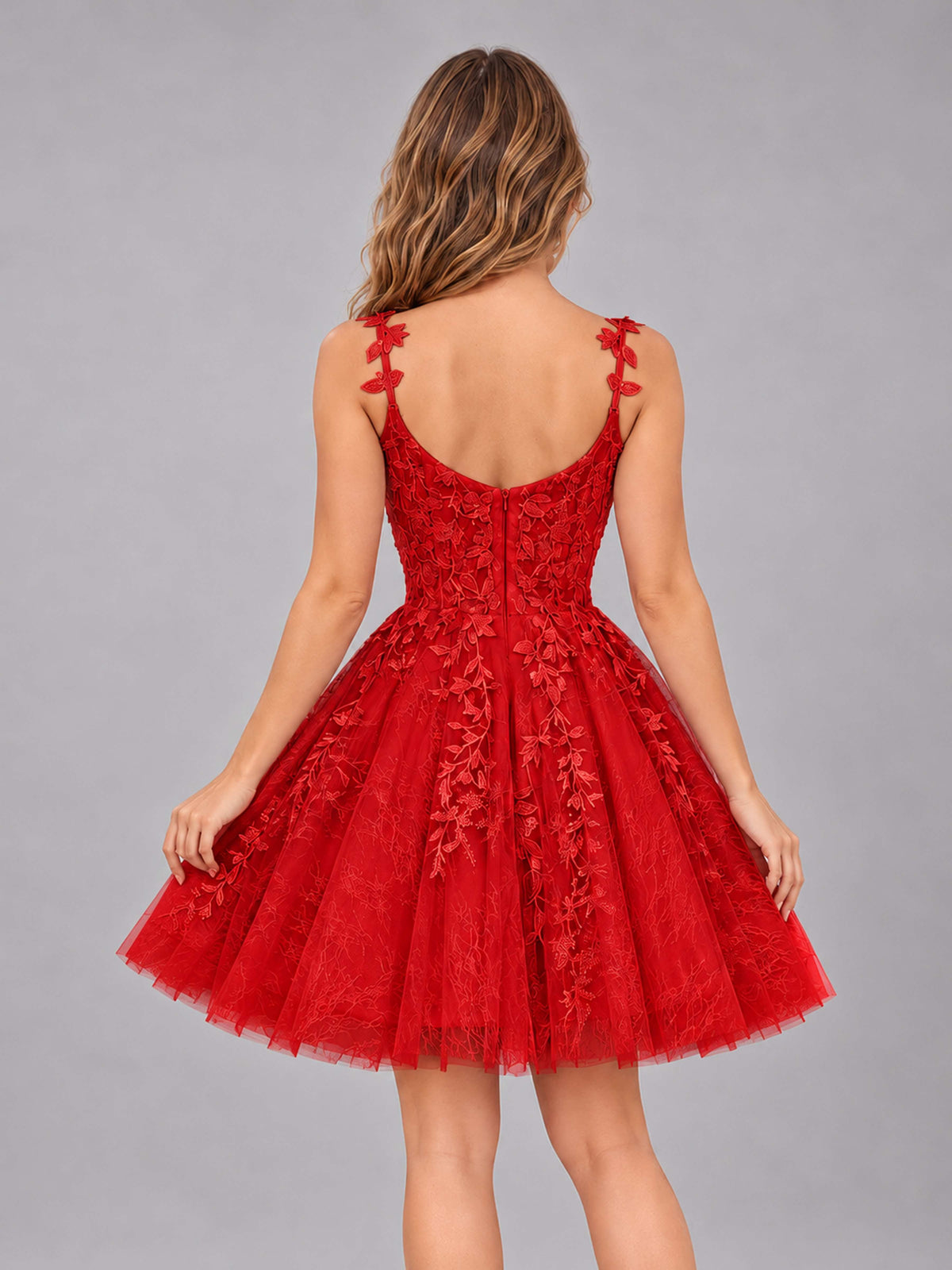 Red Exquisite Appliques Spaghetti Straps Mini Tulle Homecoming Dresses