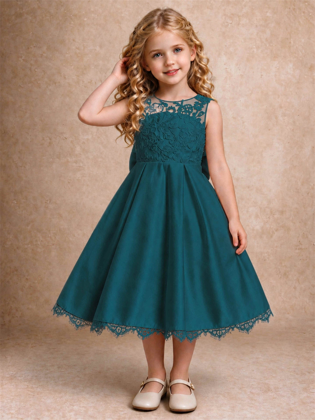 Flower Girl Dress Sleeveless Floral Lace Knee Length Lace Hem First Communion Dress