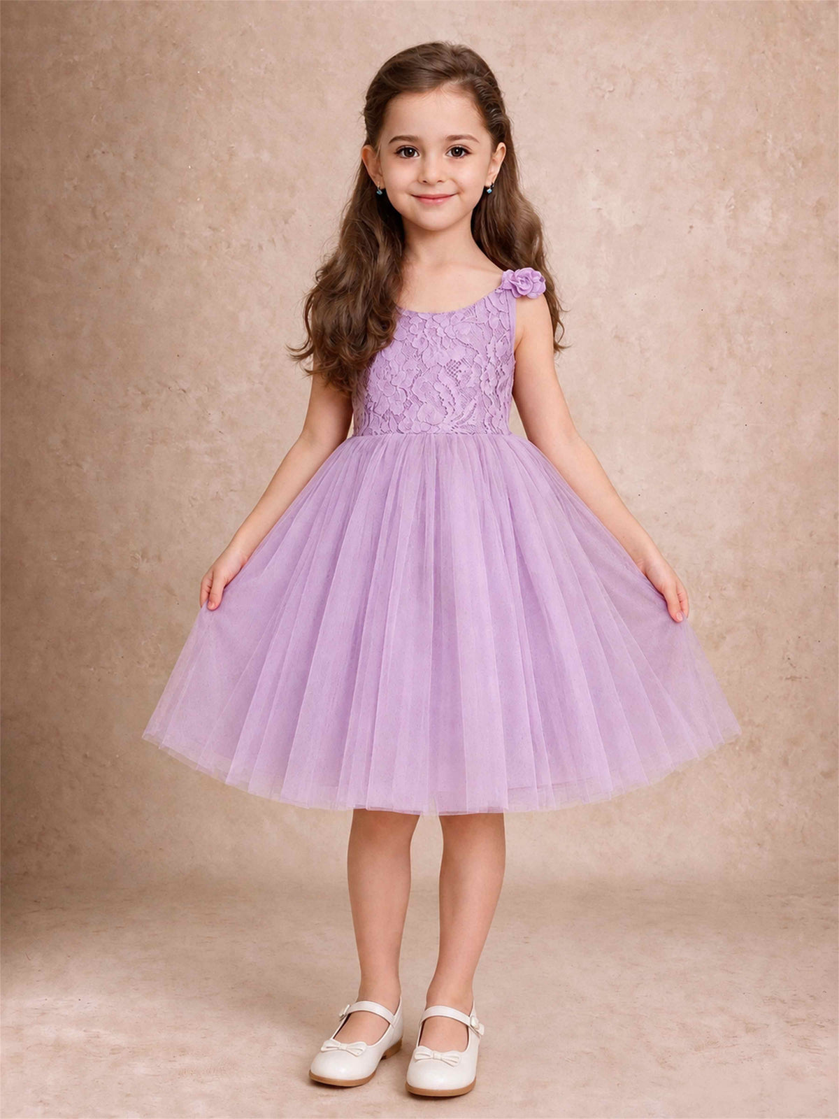 Sleeveless Flower Girl Dress Lace Tulle Knee Length Princess Party Gown For Wedding