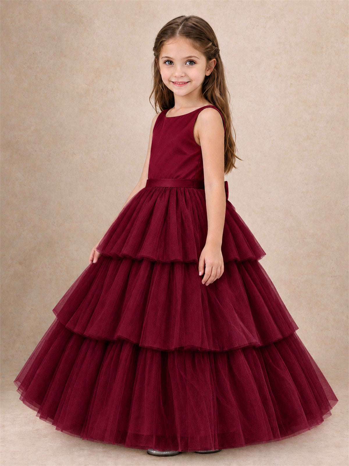 Tiered Tulle Flower Girl Dress Bateau Neck Sleeveless Long Kids Princess Gown for Wedding Party