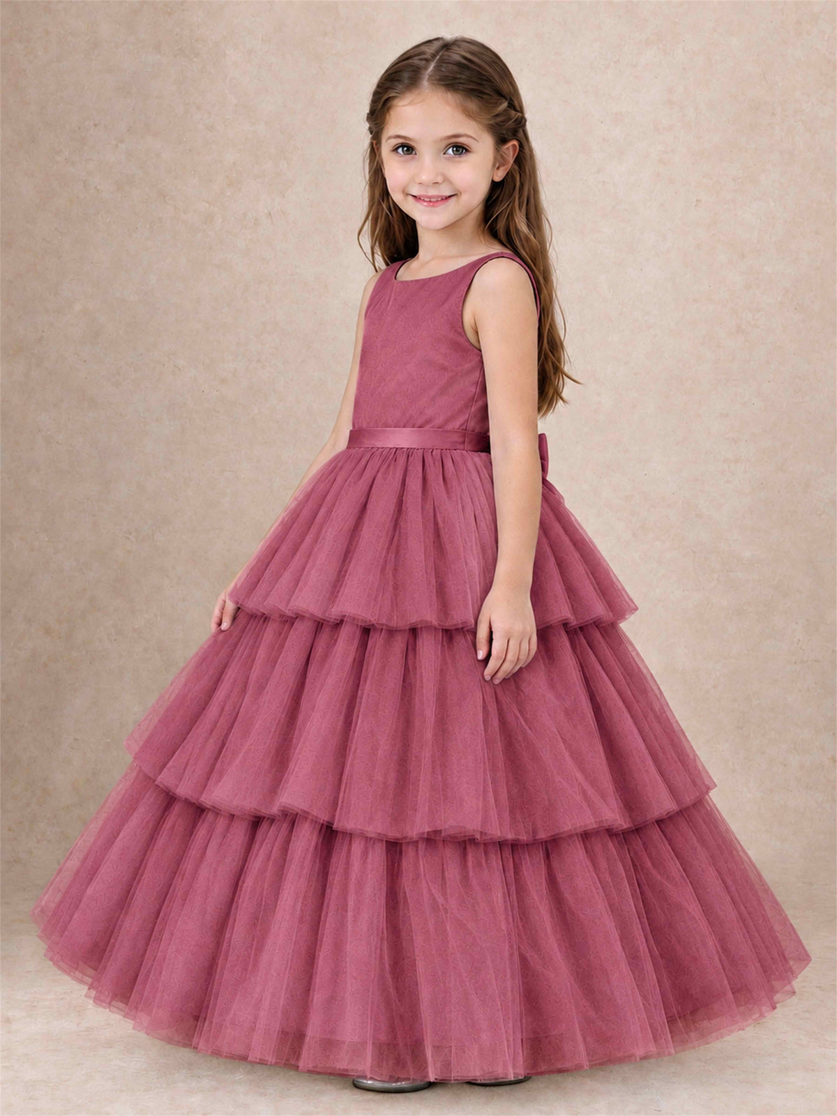 Tiered Tulle Flower Girl Dress Bateau Neck Sleeveless Long Kids Princess Gown for Wedding Party