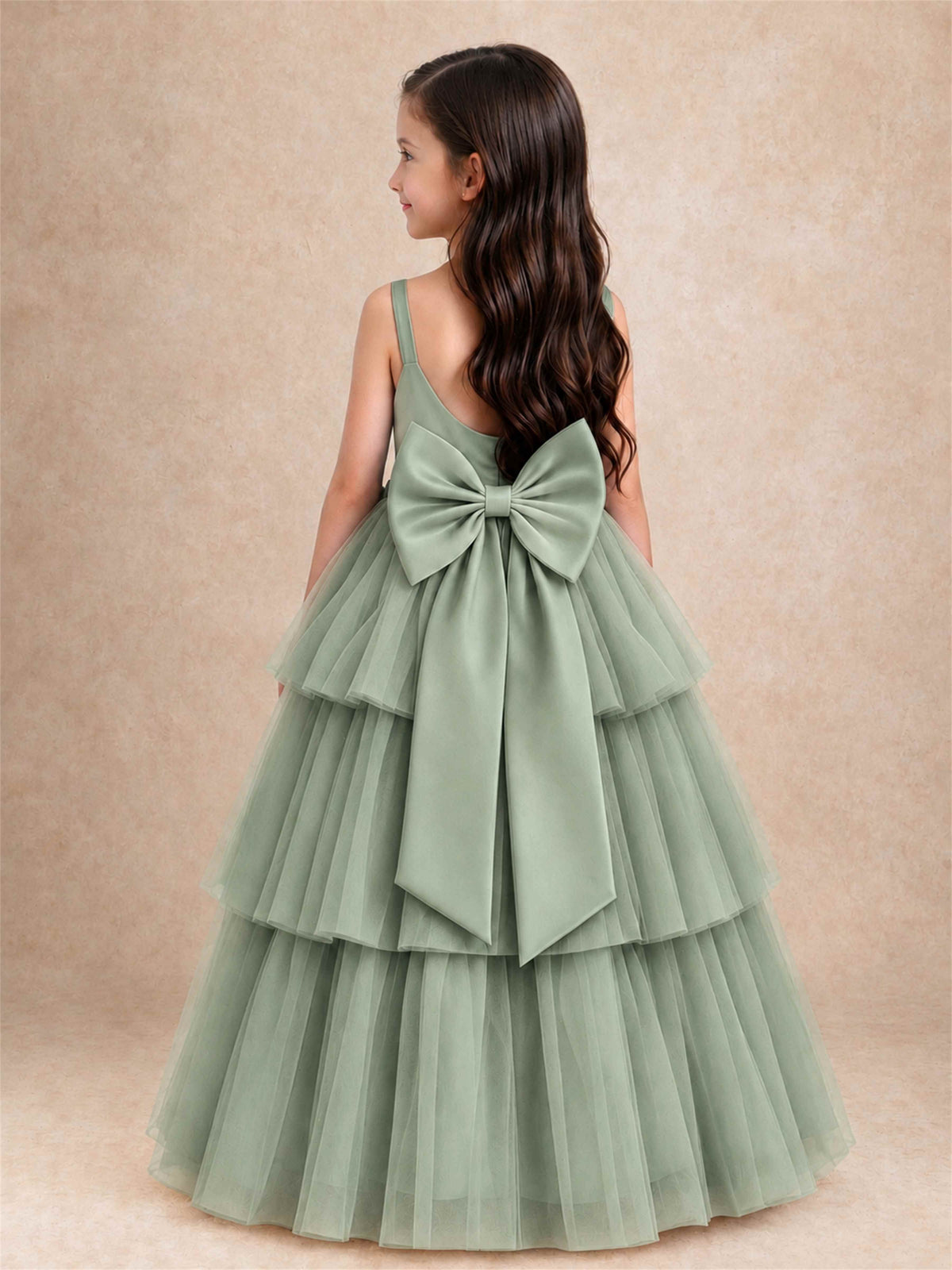 Tiered Tulle Flower Girl Dress Bateau Neck Sleeveless Long Kids Princess Gown for Wedding Party