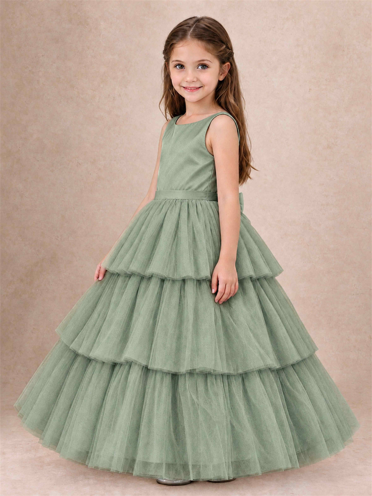 Tiered Tulle Flower Girl Dress Bateau Neck Sleeveless Long Kids Princess Gown for Wedding Party