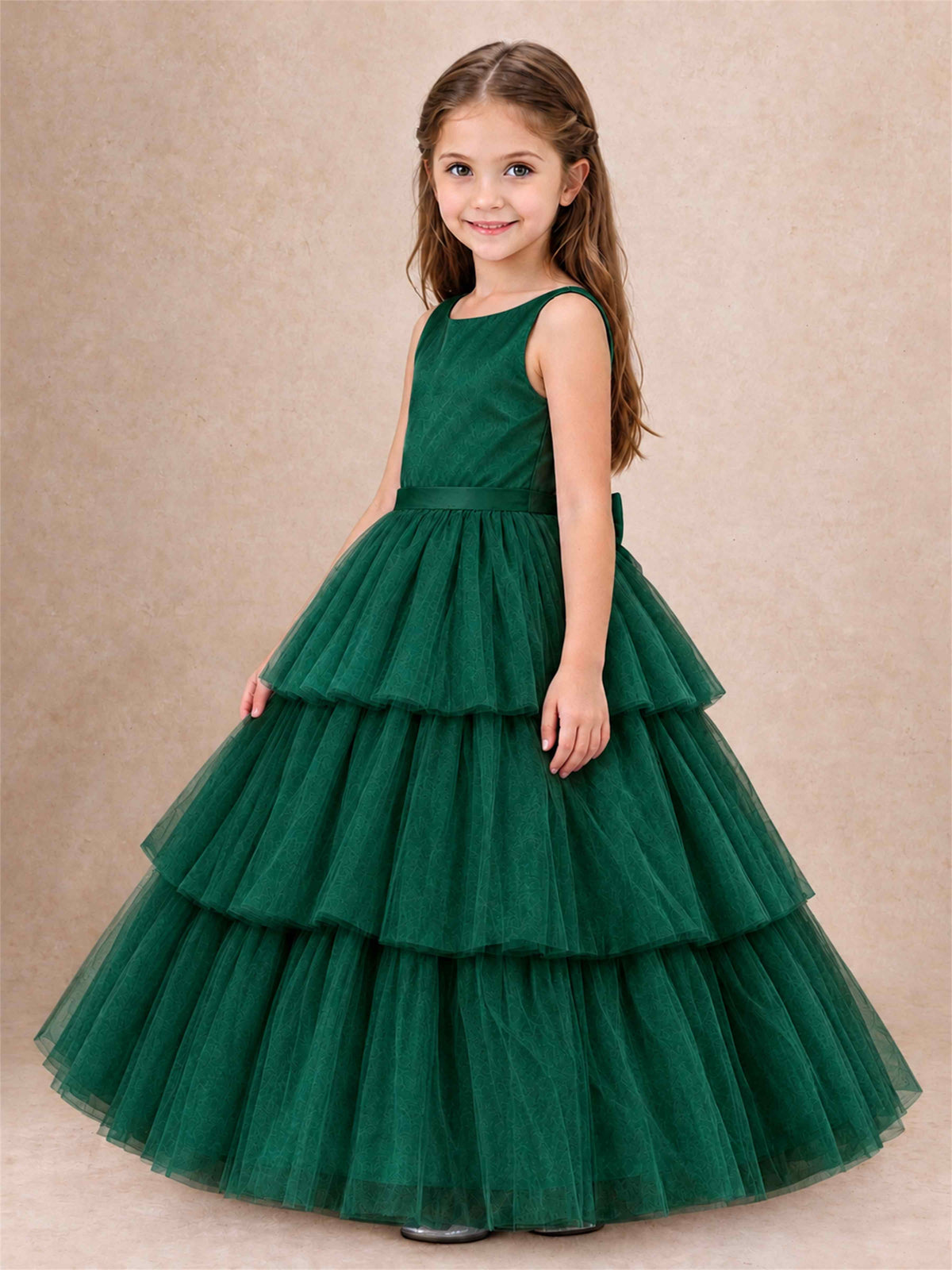 Tiered Tulle Flower Girl Dress Bateau Neck Sleeveless Long Kids Princess Gown for Wedding Party