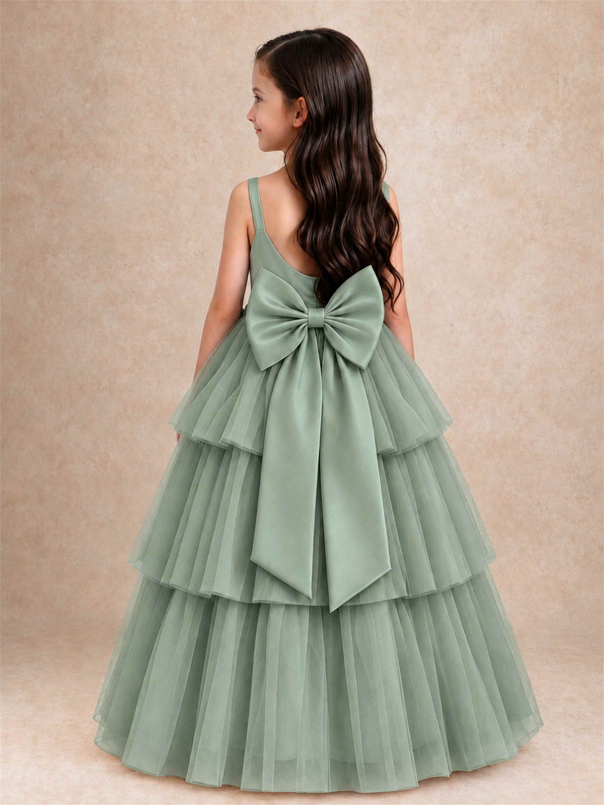 Tiered Tulle Flower Girl Dress Bateau Neck Sleeveless Long Kids Princess Gown for Wedding Party