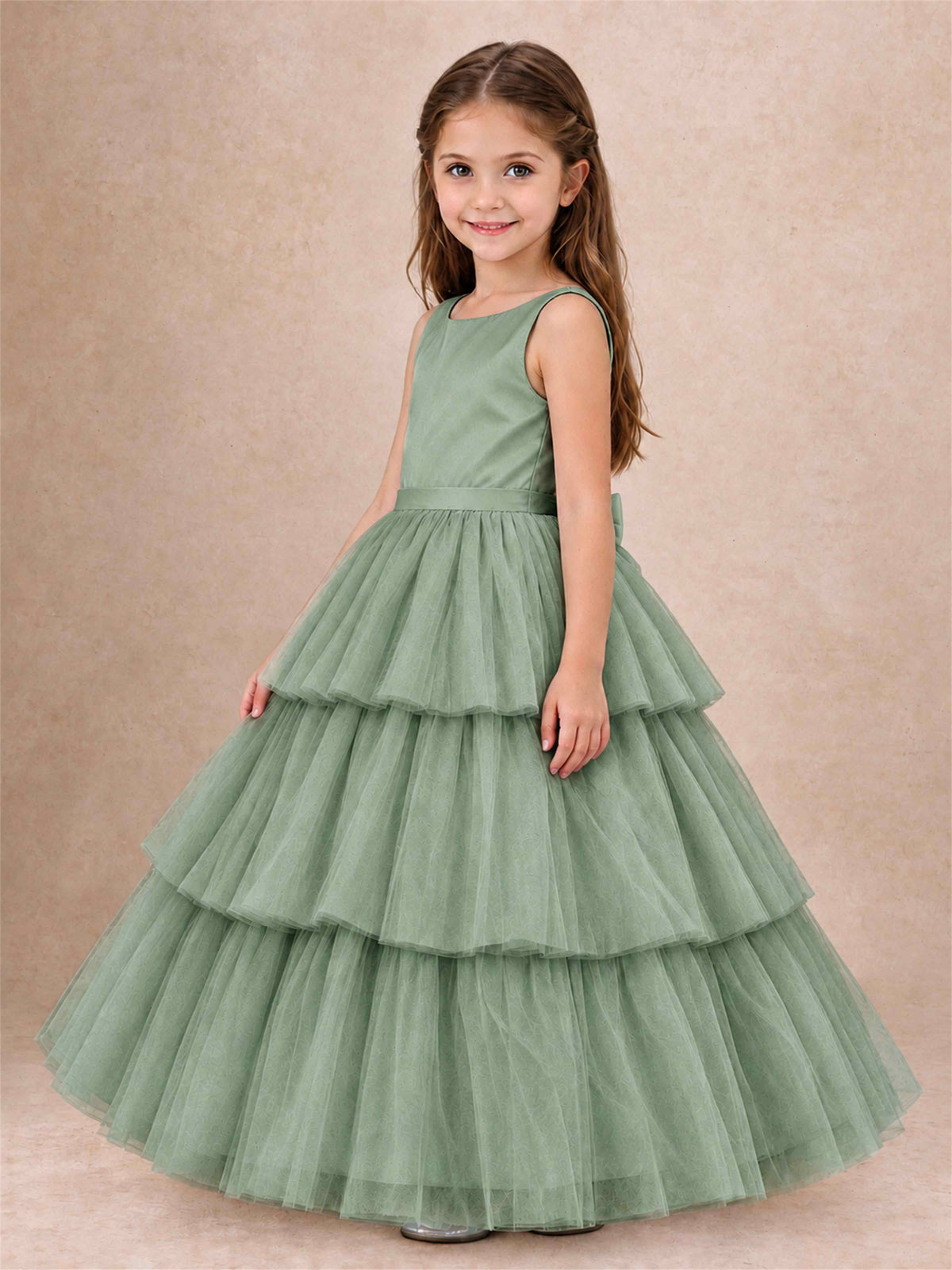 Tiered Tulle Flower Girl Dress Bateau Neck Sleeveless Long Kids Princess Gown for Wedding Party