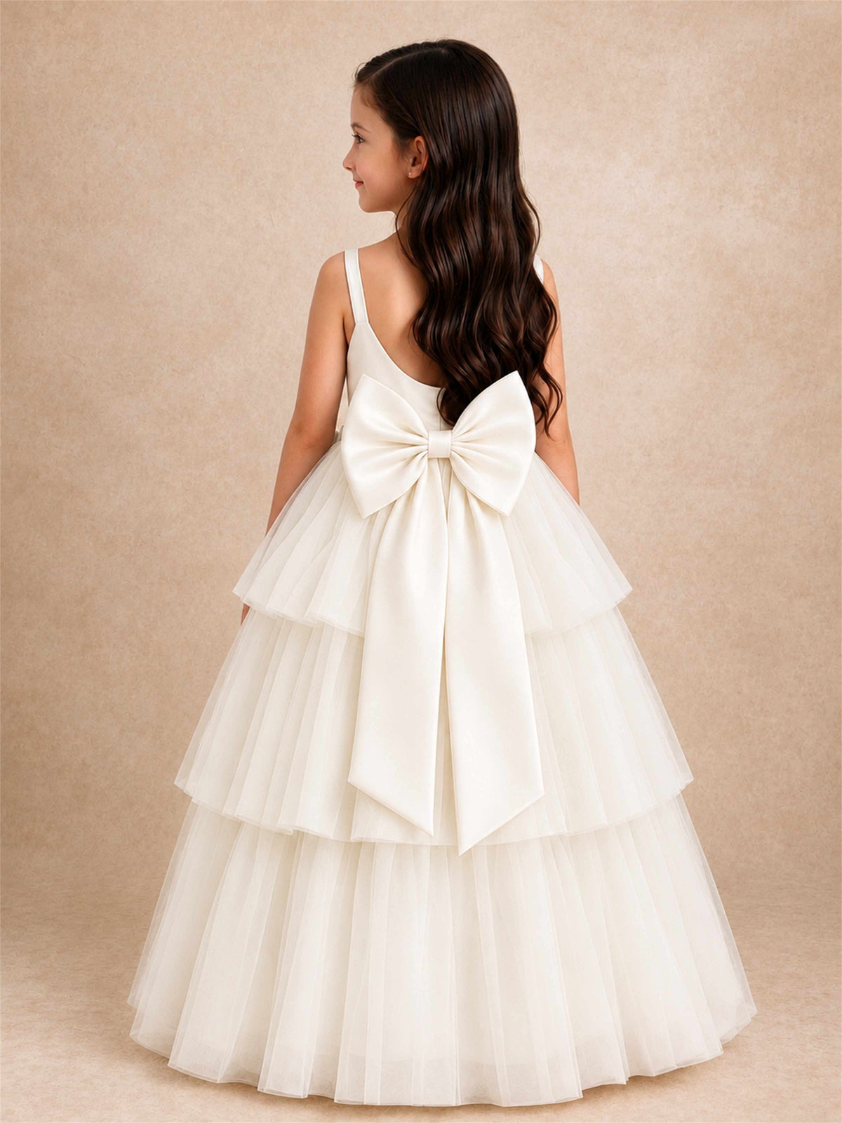 Tiered Tulle Flower Girl Dress Bateau Neck Sleeveless Long Kids Princess Gown for Wedding Party