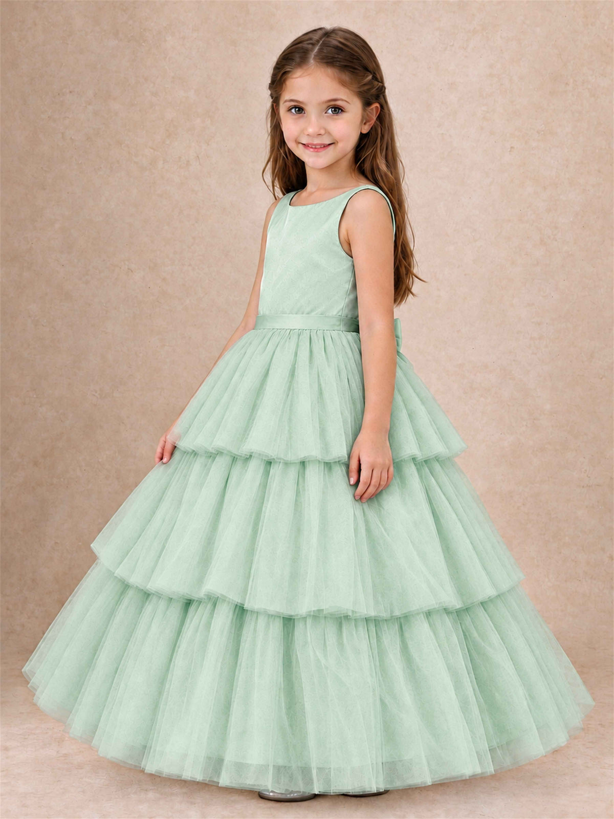 Tiered Tulle Flower Girl Dress Bateau Neck Sleeveless Long Kids Princess Gown for Wedding Party
