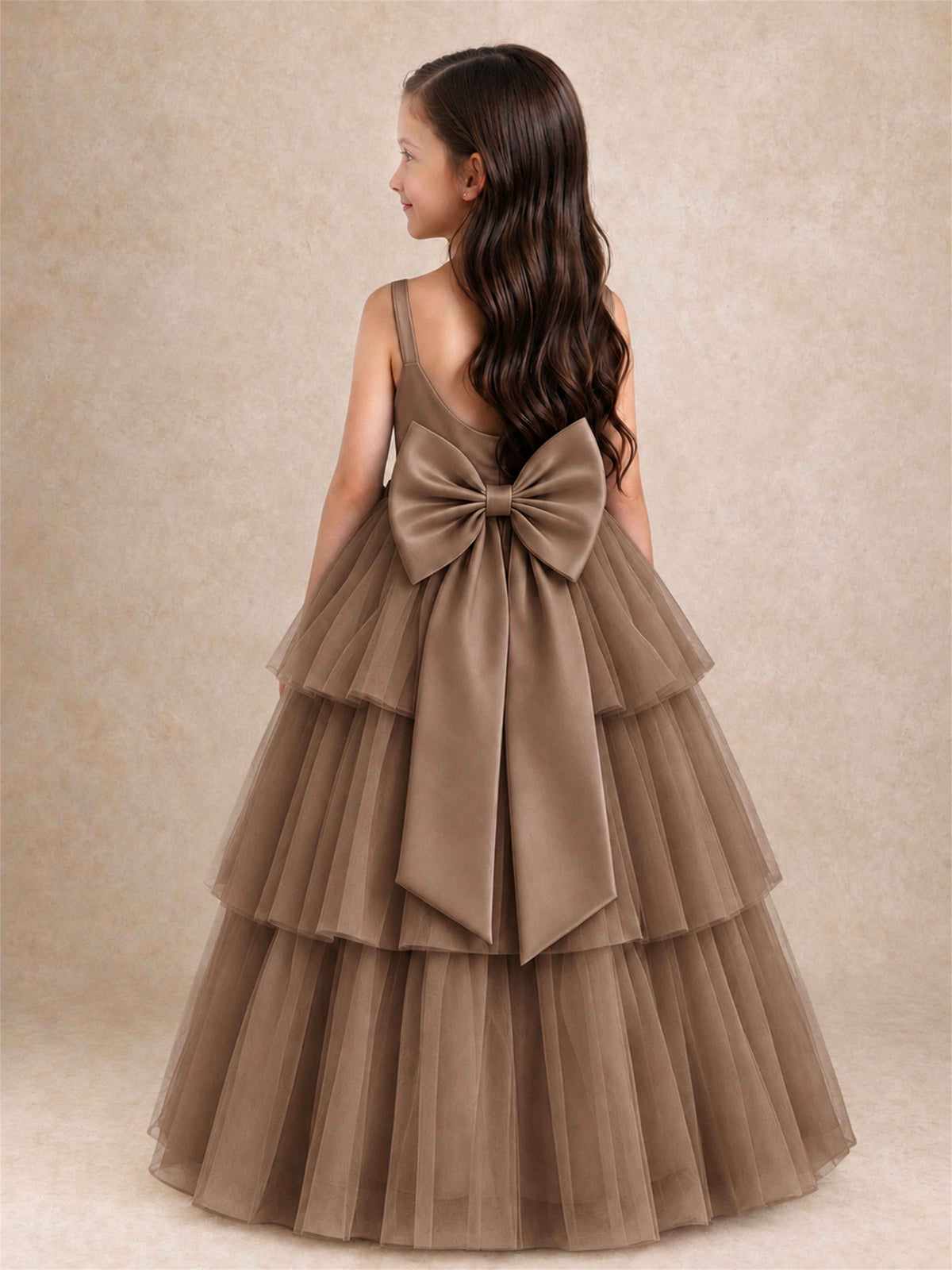 Tiered Tulle Flower Girl Dress Bateau Neck Sleeveless Long Kids Princess Gown for Wedding Party