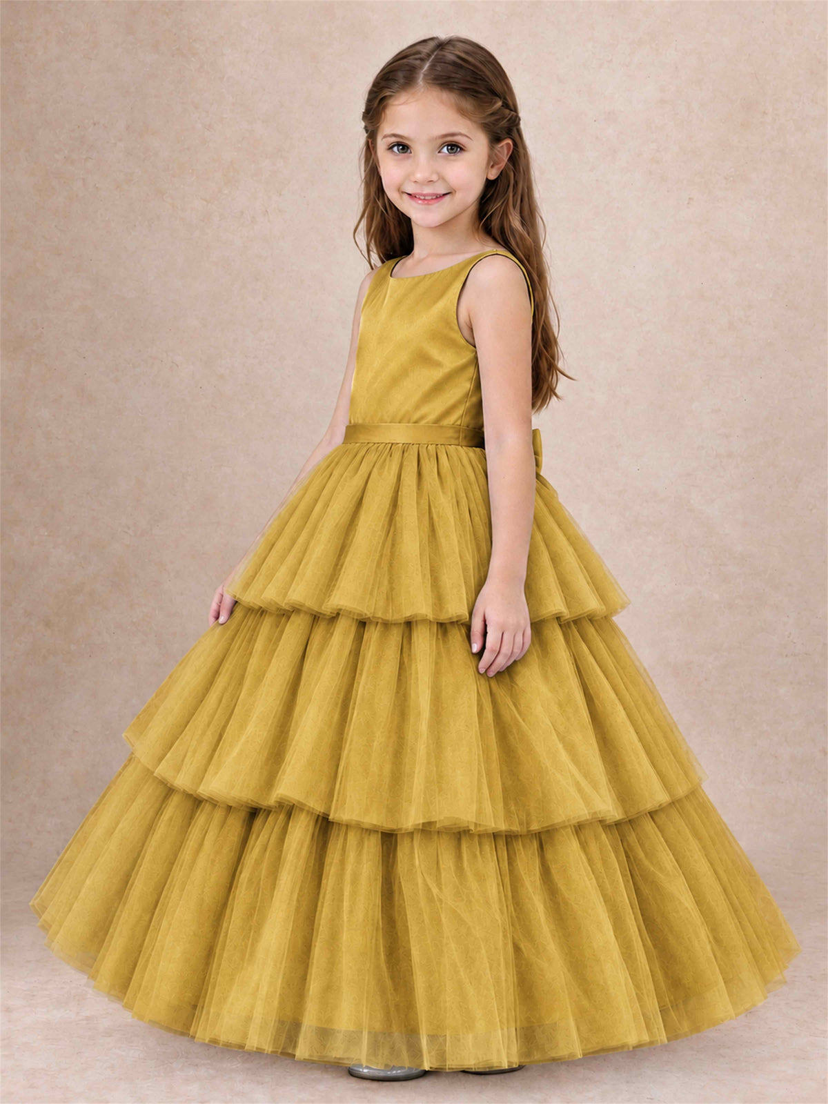 Tiered Tulle Flower Girl Dress Bateau Neck Sleeveless Long Kids Princess Gown for Wedding Party