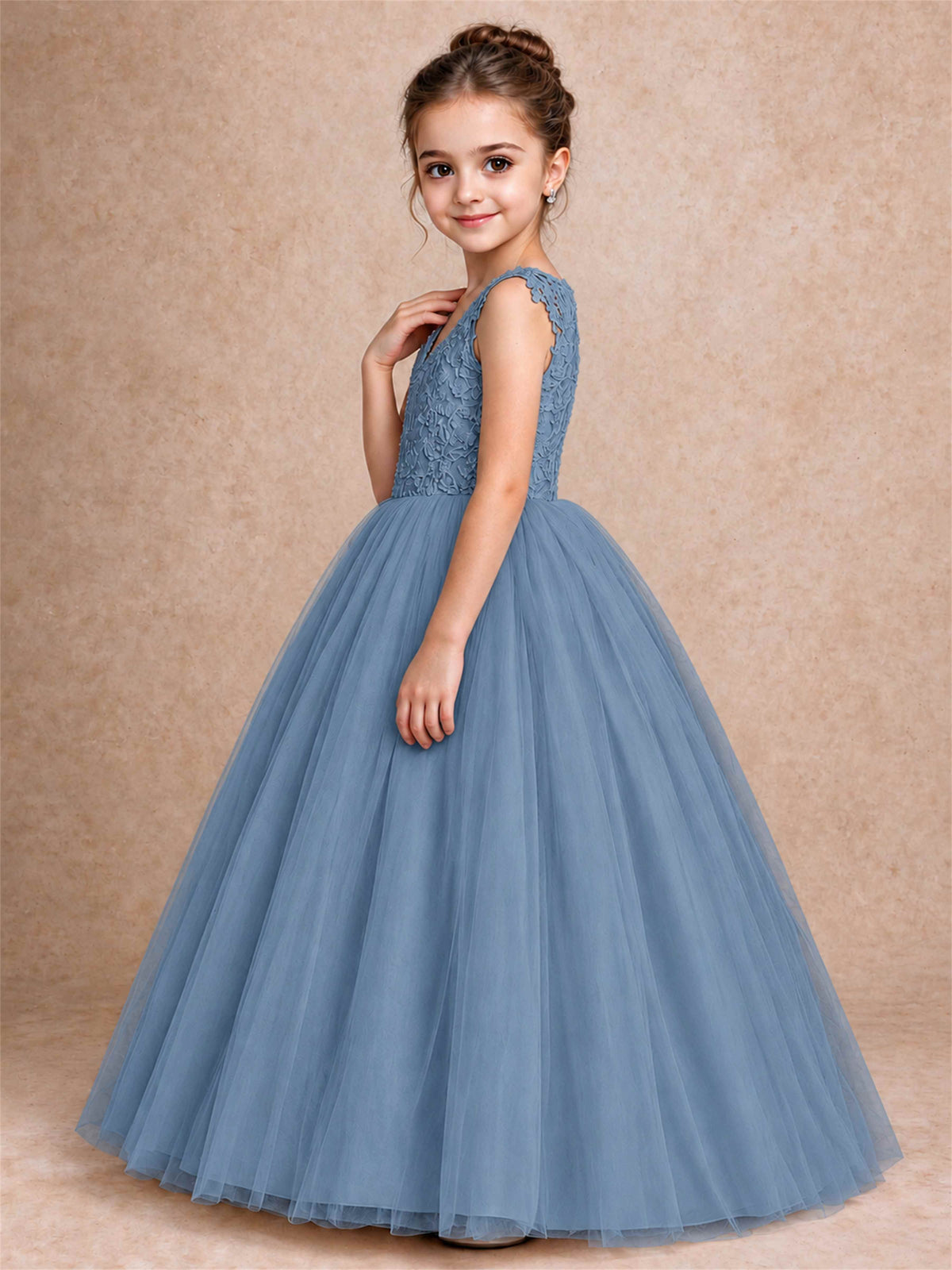 V Neck Lace Applique Sleeveless Tulle Floor Length Formal Gown for Wedding First Communion